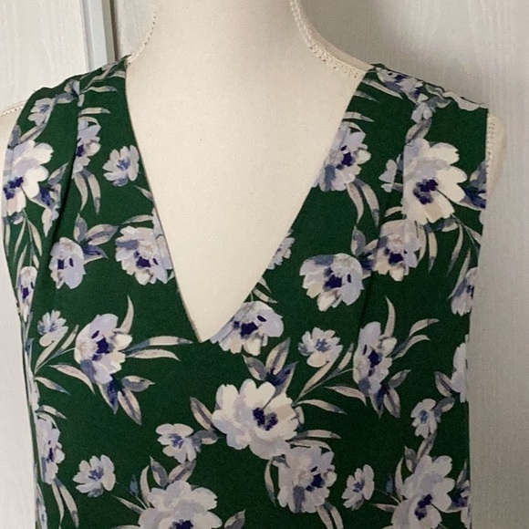 Banana Republic crepe top - Picture 2 of 6